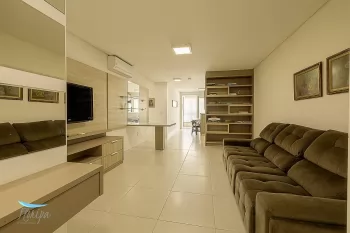 3 dorm. com 1 suíte, 2 garagens próximo ao mar em Ingleses Norte