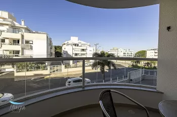 2 dorm. com 1 suíte mobiliado 2 quadras do mar em Ingleses Norte